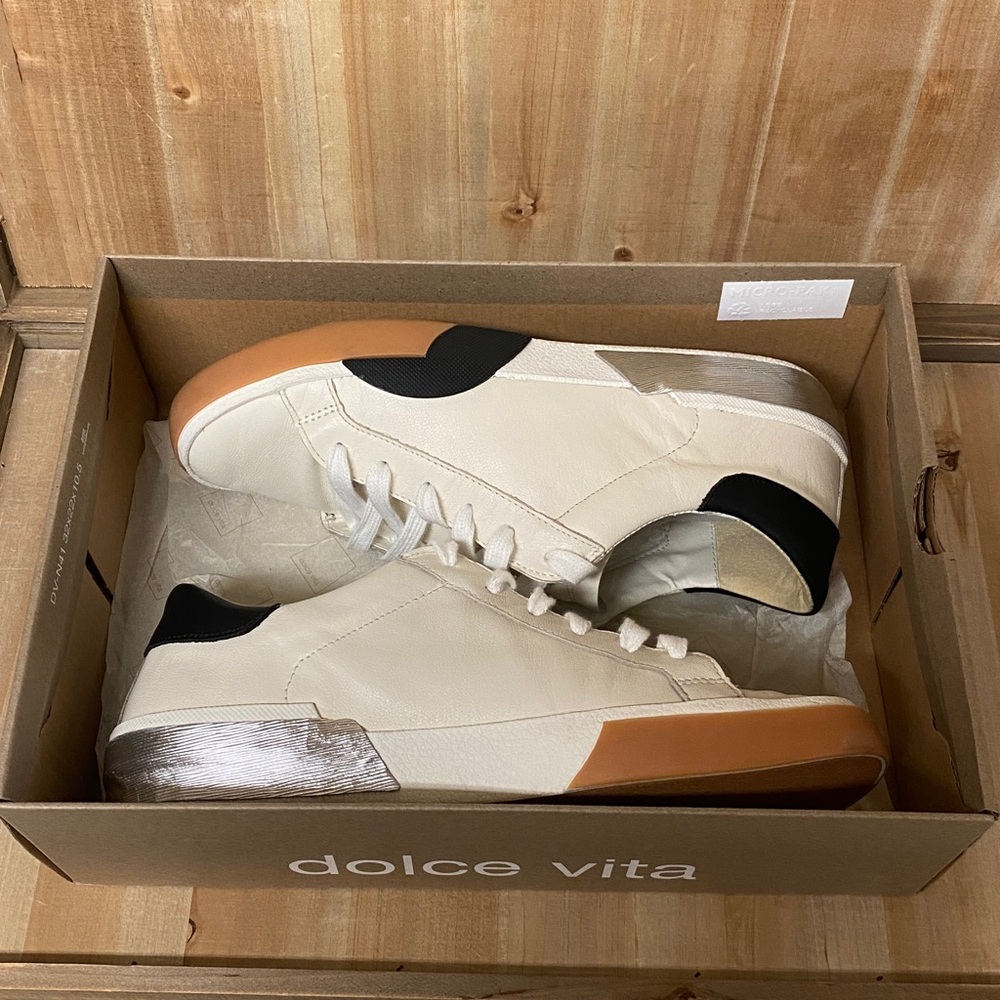 Dolce Vita Zina Sneakers - Picture 9 of 12